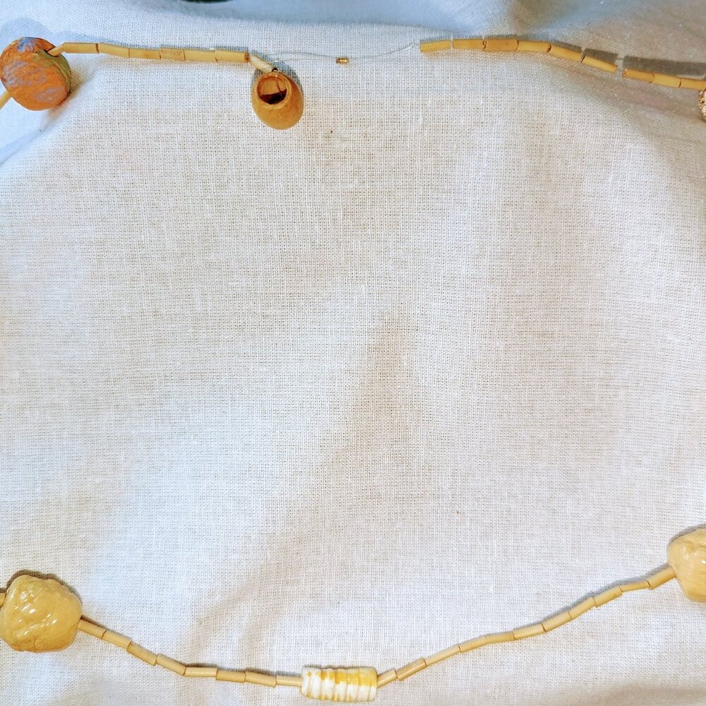 New minimalist necklace made of natural material